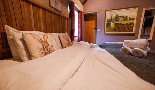 Chambre Supérieure Double ou avec lits jumeaux, salle de bains attenante, vue cour intérieure