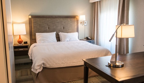 Chambre, 1 très grand lit (Mobility & Hearing, Roll-in Shower)