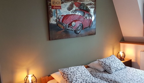 Chambre Standard avec lits jumeaux, salle de bains attenante (Chambre recto)