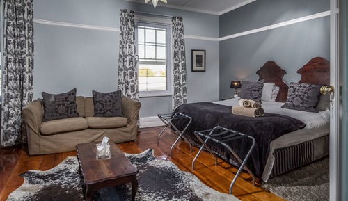 Chambre Double (The Corner House)
