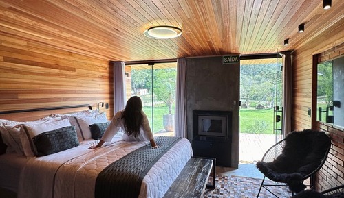 Cabane Deluxe, 1 grand lit et 1 canapé-lit, vue montagne