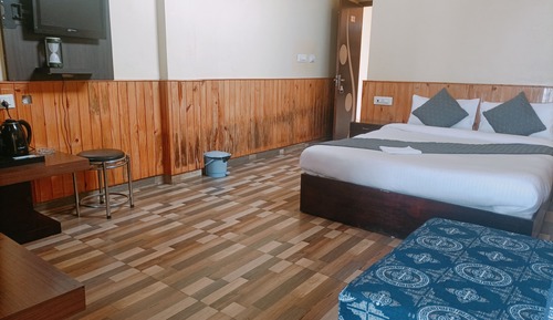 Chambre Double Supérieure, vue colline