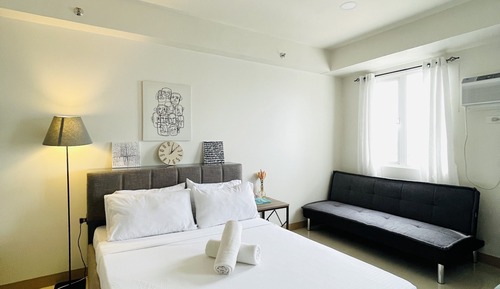 Studio Confort, 1 lit double et 1 canapé-lit, balcon