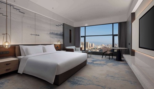 Chambre Deluxe, 1 très grand lit et 1 canapé-lit, vue ville