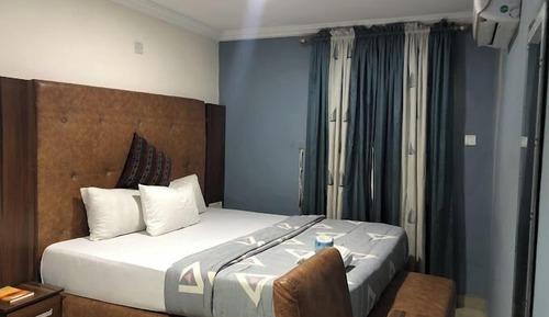 Chambre Classique, balcon, vue ville