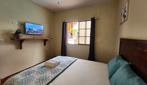 Chambre Confort, patio, vue piscine