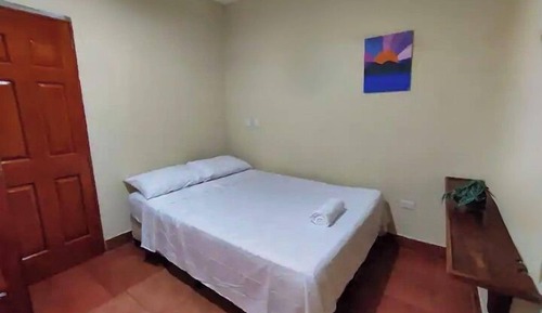 Chambre Triple, patio, vue piscine