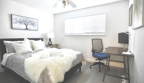 Appartement Affaires, 2 chambres, patio, en angle
