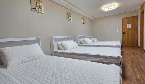 Standard Quadruple Room (non-Korean nationals only)