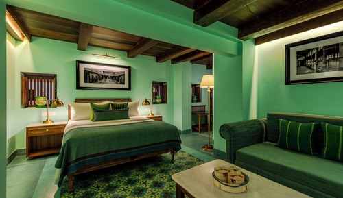 Chambre Double, salle de bains privée