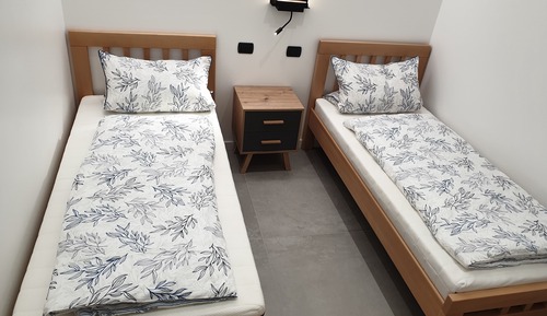 Chambre Quadruple Familiale, plusieurs lits, chambres communicantes, vue cour intérieure