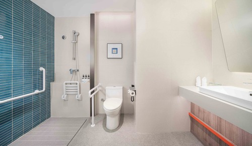 Chambre, 1 très grand lit, accessible aux personnes à mobilité réduite