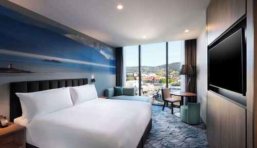 Chambre Deluxe, 1 très grand lit, vue baie