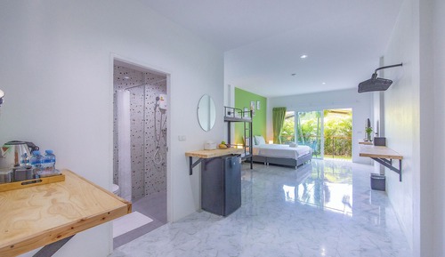 Chambre Double Familiale, plusieurs lits, vue jardin