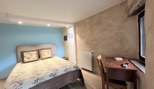 Chambre Double Confort, vue cour intérieure