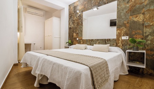 Chambre Confort avec lits jumeaux, 2 lits une place, balcon, vue cour intérieure