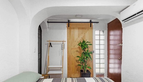Studio Deluxe, 1 grand lit, réfrigérateur, rez-de-chaussée