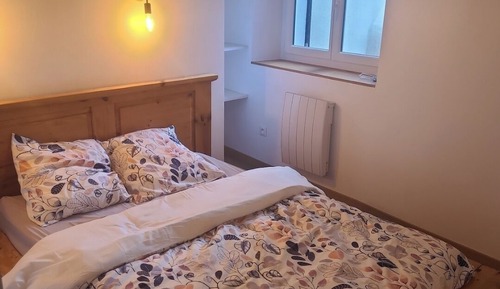 Maison Standard, balcon, vue colline