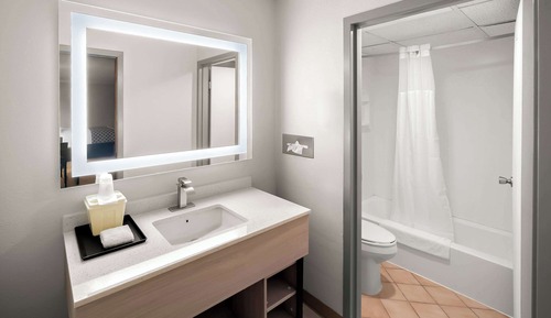 Suite, 1 très grand lit, accessible aux personnes à mobilité réduite, non-fumeurs