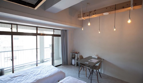 Chambre Confort avec lits jumeaux, non-fumeurs, salle de bains commune