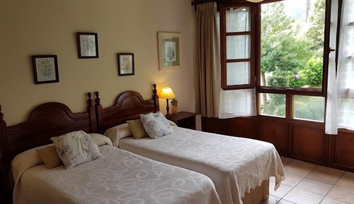 Chambre Confort Double ou avec lits jumeaux, vue montagne