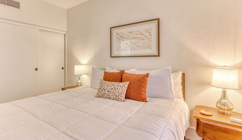 Luxury Apartment, Beach View
