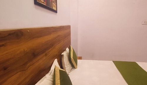 Chambre Simple, balcon, vue ville