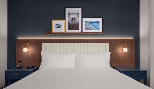 Chambre, 1 très grand lit, accessible aux personnes à mobilité réduite, baignoire (Mobility)