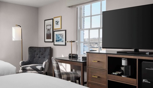 Chambre, 2 grands lits, vue fleuve