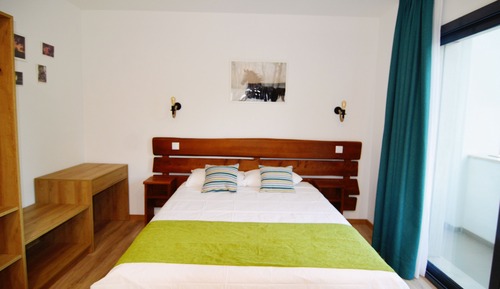 Chambre Double Confort, salle de bains privée, vue vallée