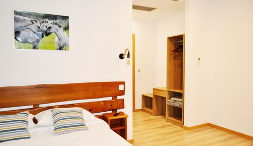 Chambre Quadruple Familiale, plusieurs lits, salle de bains privée
