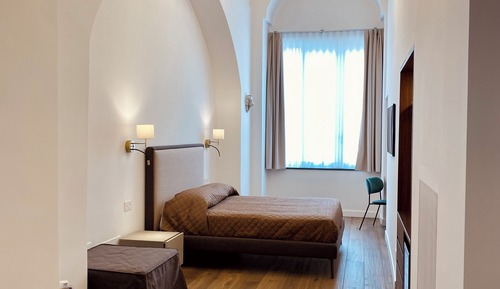 Chambre Triple Classique, vue cour intérieure