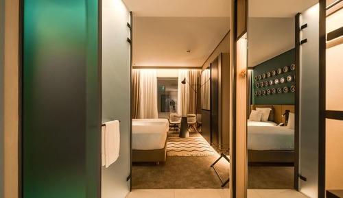 Chambre Luxe Double ou avec lits jumeaux (THE URBAN TW'IN27)