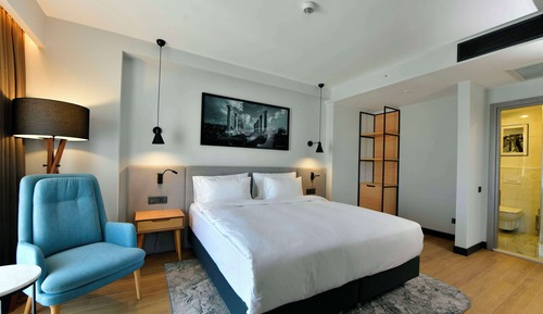 Suite Junior, terrasse, vue partielle sur la mer