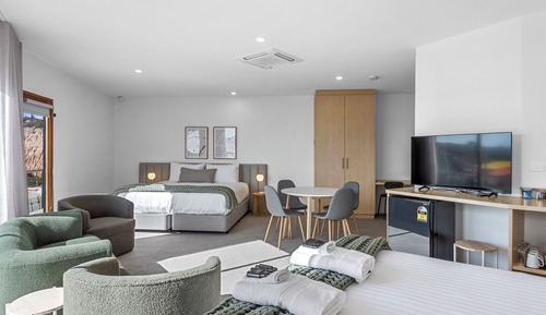 Chambre Familiale Double ou avec lits jumeaux, vue partielle sur l'océan