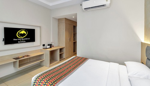 Deluxe Single Room with Highway View