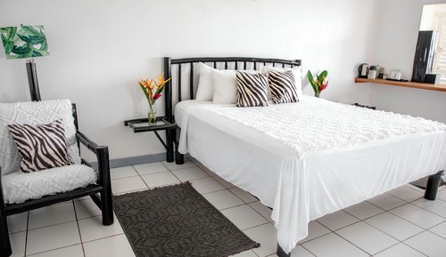 Chambre Double Deluxe, 1 très grand lit, vue jardin