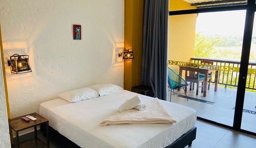 Chambre Double Standard, 1 grand lit, balcon, vue fleuve