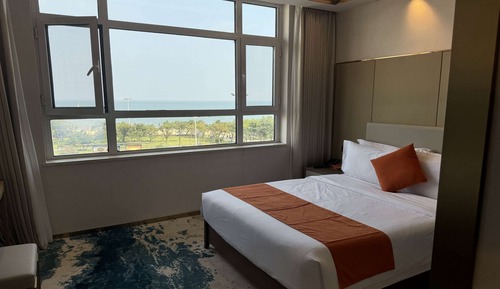 Chambre, 1 très grand lit (Elegant, Sea View)