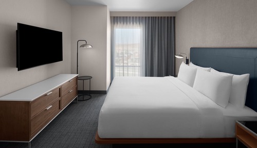Chambre Standard, 1 très grand lit et 1 canapé-lit, non-fumeurs (Hearing Accessible)