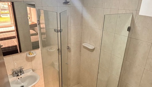 Chambre Simple, non-fumeurs, salle de bains privée