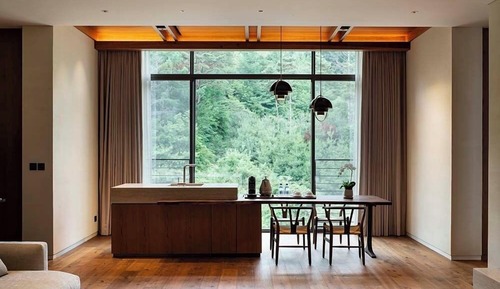 Suite Royale (Breakfast included for 4)