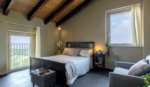 Chambre Double Confort, non-fumeurs, vue colline