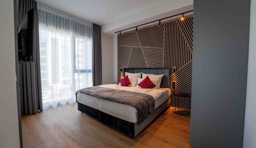 Suite, 1 grand lit et 1 canapé-lit, non-fumeurs, baignoire