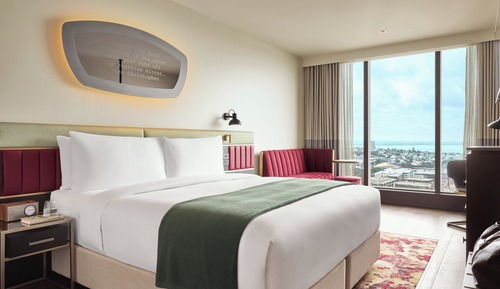 Chambre Premium, 1 très grand lit, vue port (High Floor)