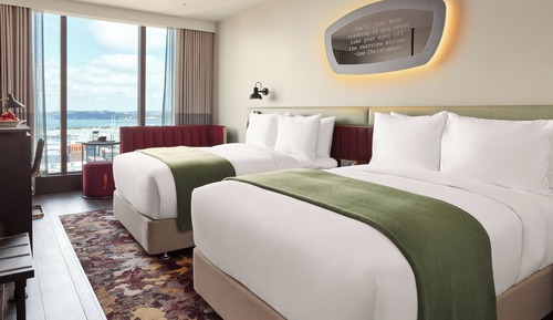 Chambre Premium, 2 lits doubles, vue port
