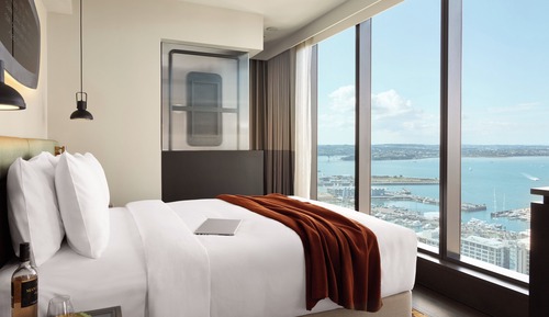 Chambre Standard, 1 grand lit, vue port (High Floor)