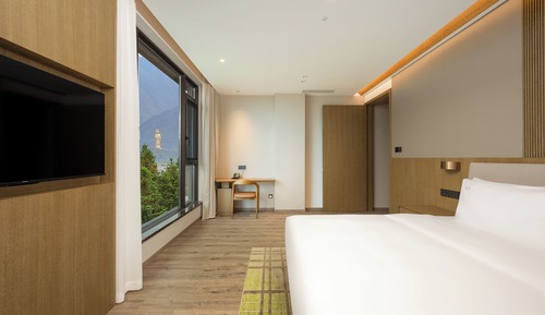 Suite, 1 très grand lit (Ksitigarbha Bodhisattva View)