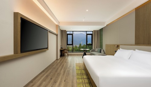 Chambre Premium, 1 très grand lit (Mountain Ksitigarbha Bodhisatta View)