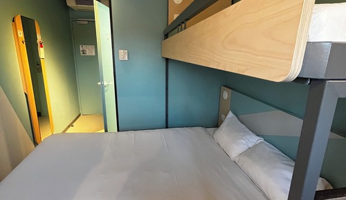 Chambre Triple, 1 lit double